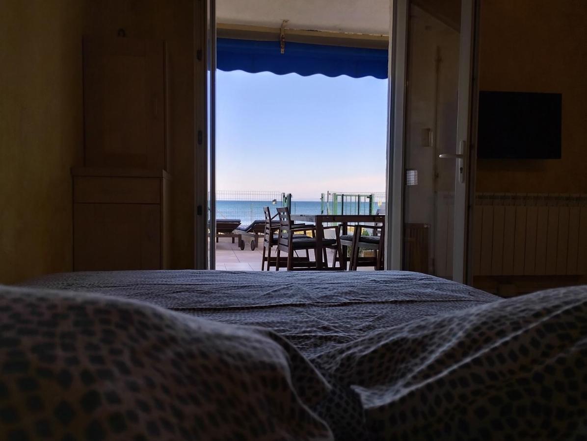 Le Surplage Hyeres Exterior photo